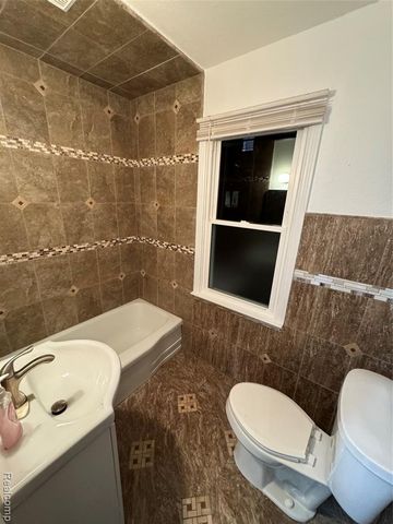 785 Kenilworth Avenue, Pontiac, MI 48340