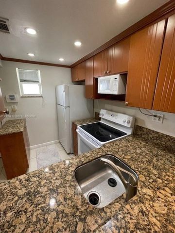 8601 SW 68th Ct 4, Pinecrest, FL 33156