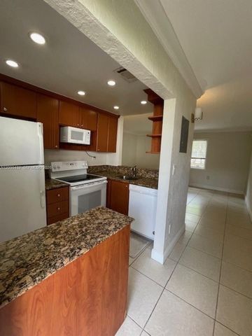 8601 SW 68th Ct 4, Pinecrest, FL 33156