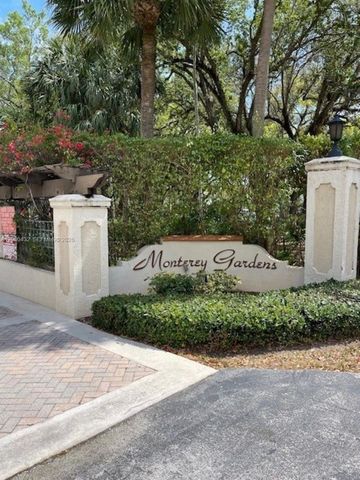 8601 SW 68th Ct 4, Pinecrest, FL 33156