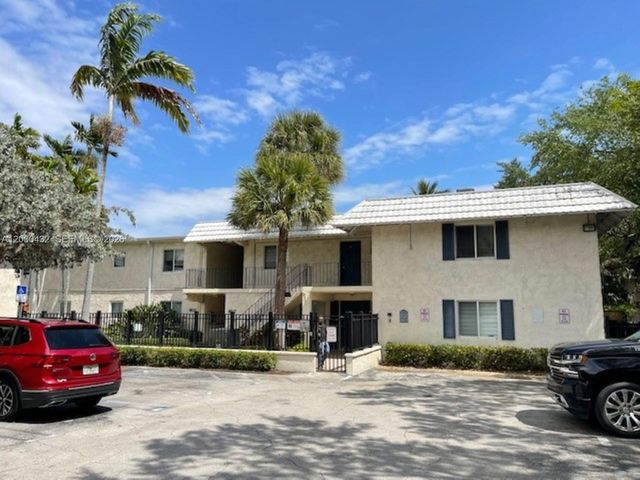 8601 SW 68th Ct 4, Pinecrest, FL 33156