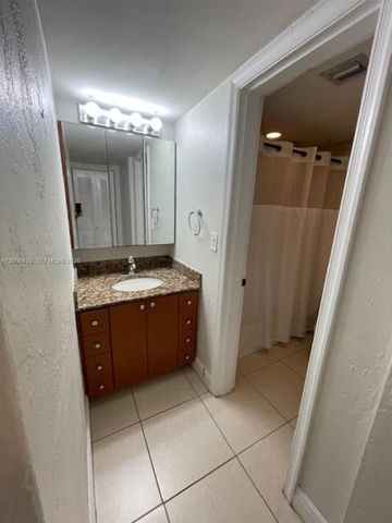 8601 SW 68th Ct 4, Pinecrest, FL 33156