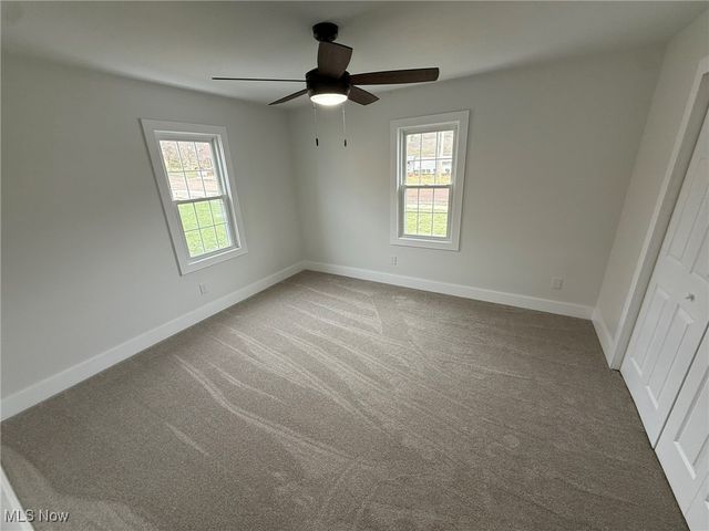 916 Oak Street NW, New Philadelphia, OH 44663