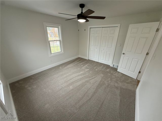 916 Oak Street NW, New Philadelphia, OH 44663