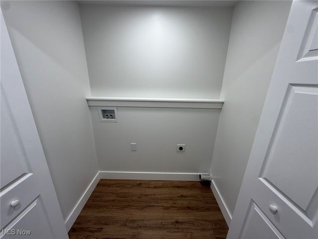 916 Oak Street NW, New Philadelphia, OH 44663