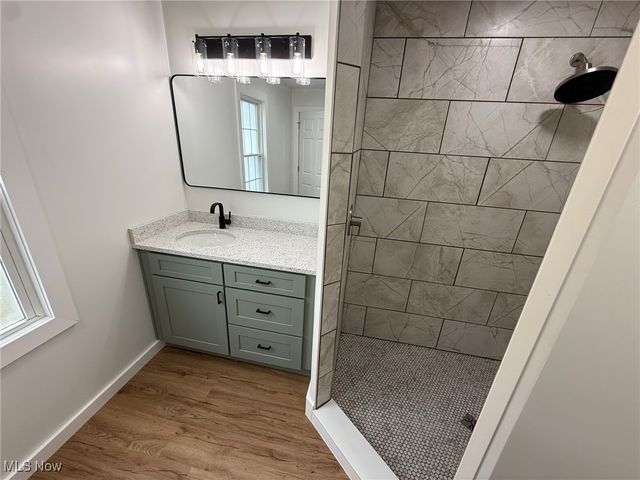 916 Oak Street NW, New Philadelphia, OH 44663