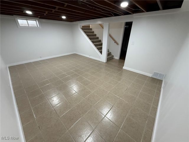 916 Oak Street NW, New Philadelphia, OH 44663