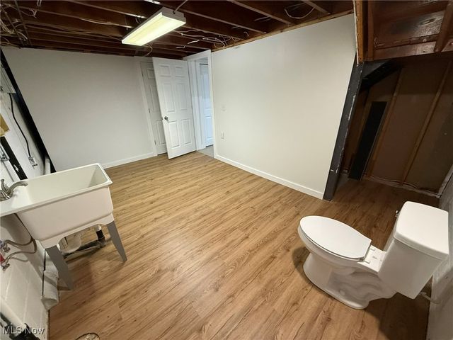 916 Oak Street NW, New Philadelphia, OH 44663