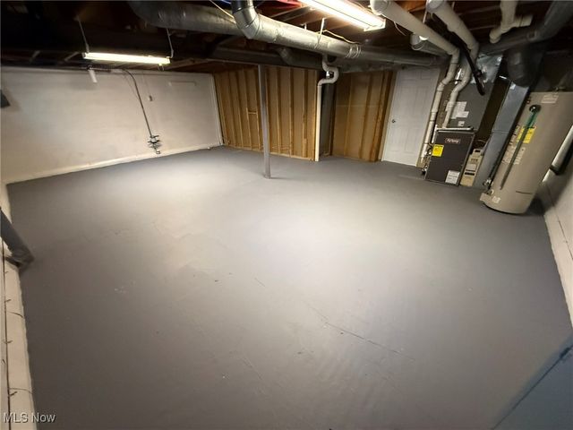 916 Oak Street NW, New Philadelphia, OH 44663