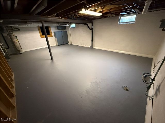 916 Oak Street NW, New Philadelphia, OH 44663