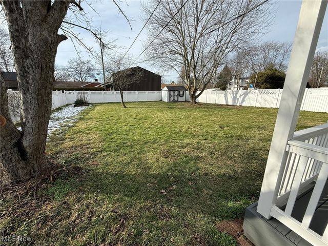 916 Oak Street NW, New Philadelphia, OH 44663