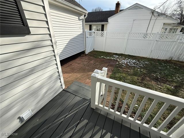 916 Oak Street NW, New Philadelphia, OH 44663