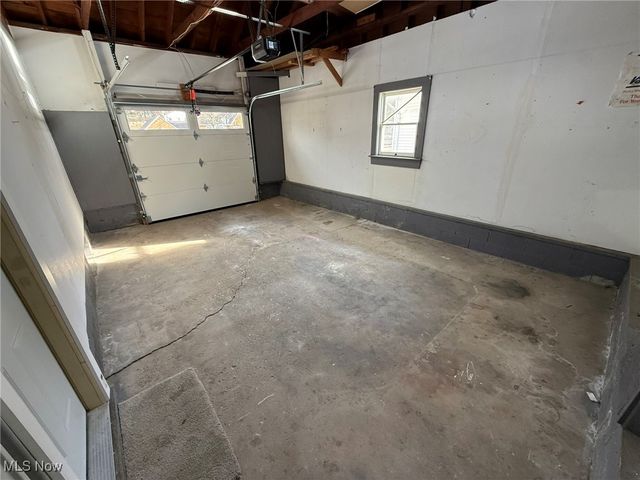 916 Oak Street NW, New Philadelphia, OH 44663