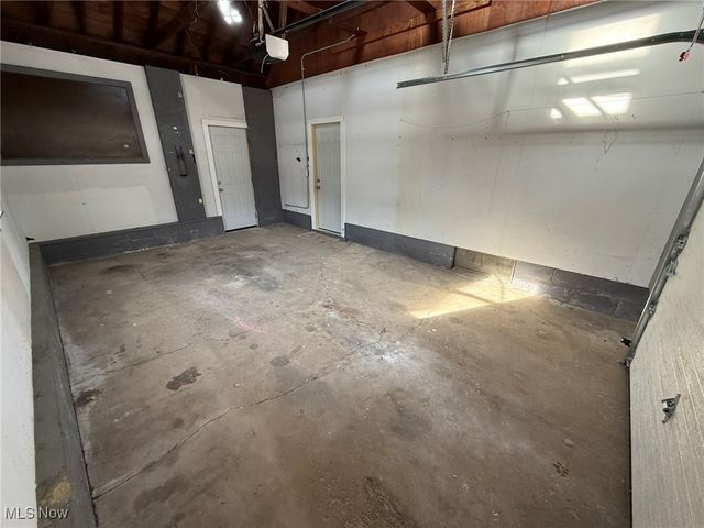 916 Oak Street NW, New Philadelphia, OH 44663