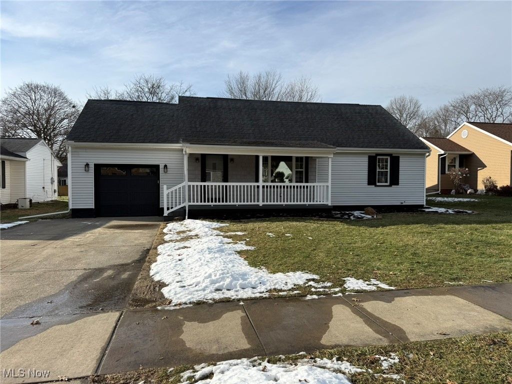 916 Oak Street NW, New Philadelphia, OH 44663