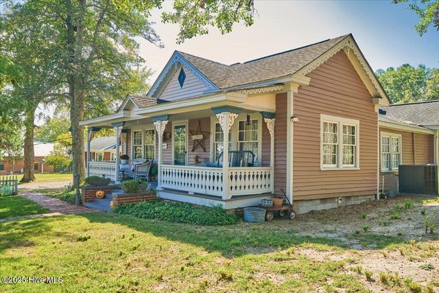 509 Carthage Street, Cameron, NC 28326
