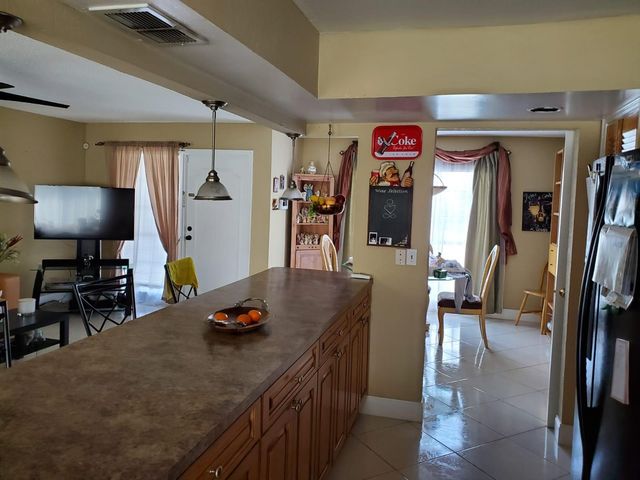 9820 NW 24th St, Coral Springs, FL 33065