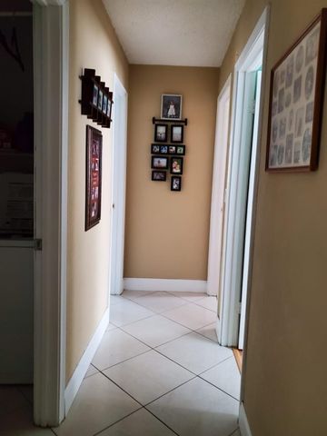 9820 NW 24th St, Coral Springs, FL 33065