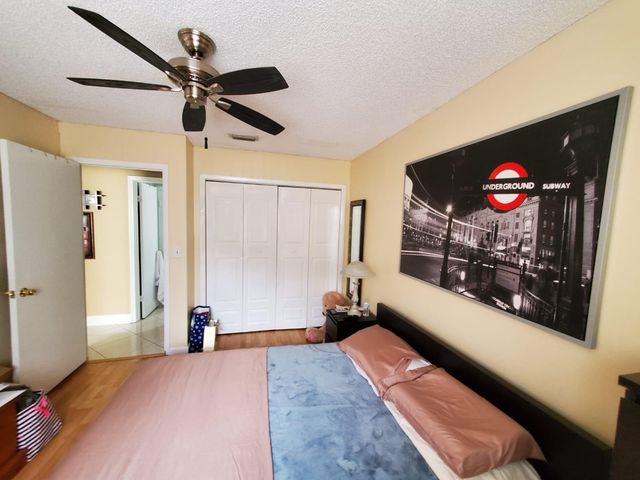 9820 NW 24th St, Coral Springs, FL 33065