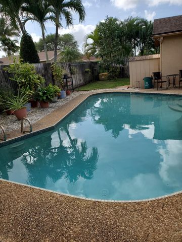 9820 NW 24th St, Coral Springs, FL 33065