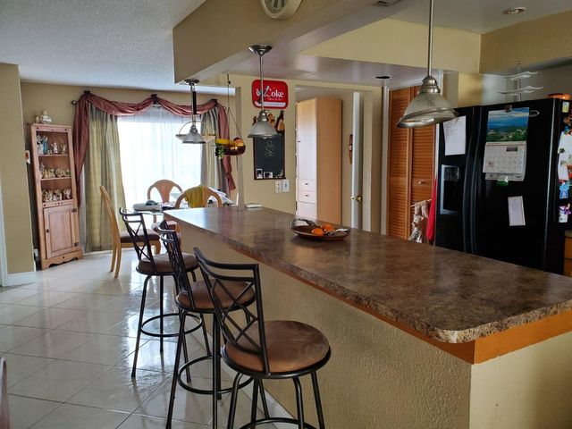 9820 NW 24th St, Coral Springs, FL 33065