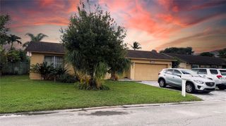 9820 NW 24th St, Coral Springs, FL 33065