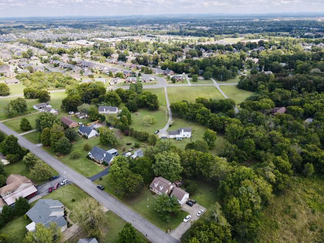 628 Evergreen Dr, Murfreesboro, TN 37128