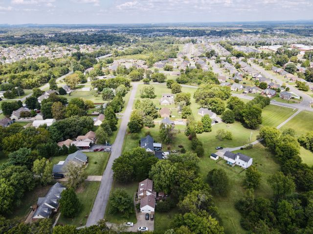 628 Evergreen Dr, Murfreesboro, TN 37128