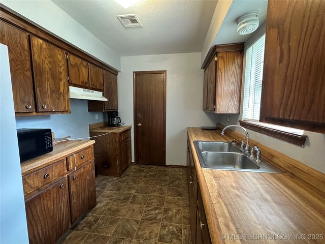 400 Yuchi Drive, Okmulgee, OK 74447