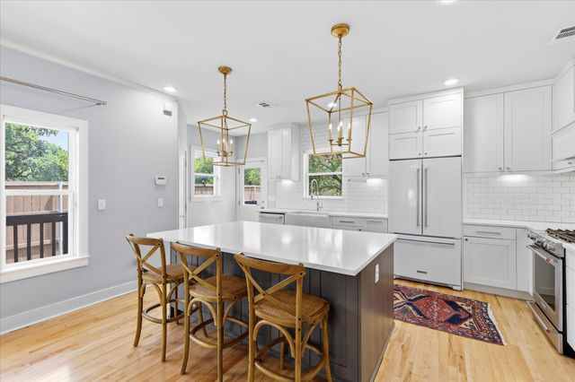1136 Woodlawn Avenue, Dallas, TX 75208