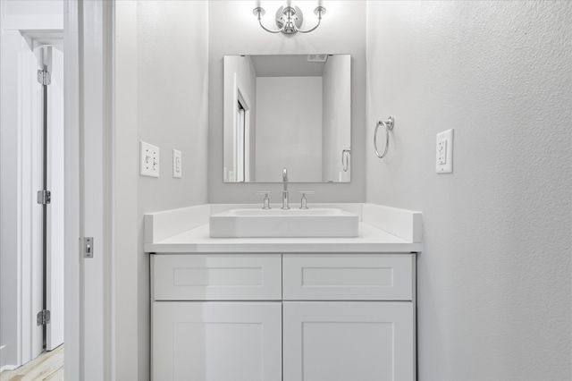 1136 Woodlawn Avenue, Dallas, TX 75208
