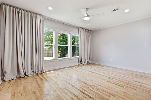 1136 Woodlawn Avenue, Dallas, TX 75208