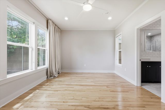 1136 Woodlawn Avenue, Dallas, TX 75208
