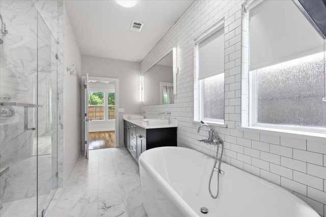 1136 Woodlawn Avenue, Dallas, TX 75208