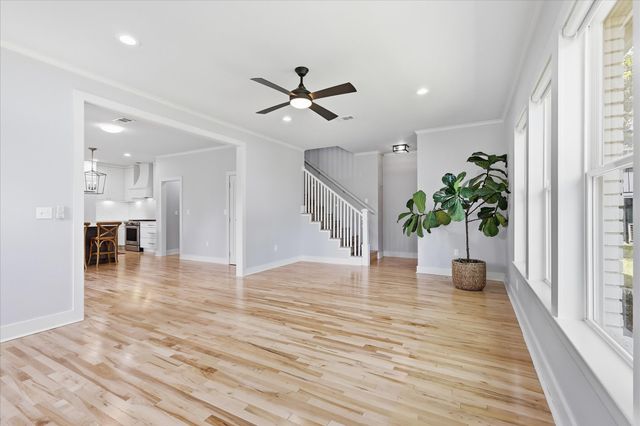 1136 Woodlawn Avenue, Dallas, TX 75208