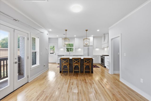 1136 Woodlawn Avenue, Dallas, TX 75208