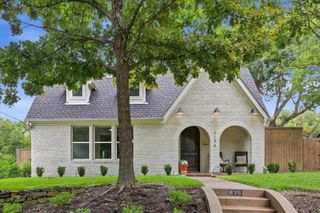 1136 Woodlawn Avenue, Dallas, TX 75208