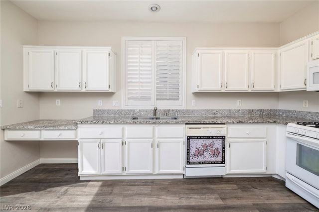 7955 TEAL HARBOR Avenue 0, Las Vegas, NV 89117