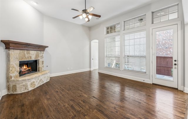 425 Adventurous Shield Drive, Lewisville, TX 75056