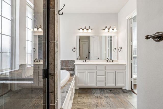 425 Adventurous Shield Drive, Lewisville, TX 75056