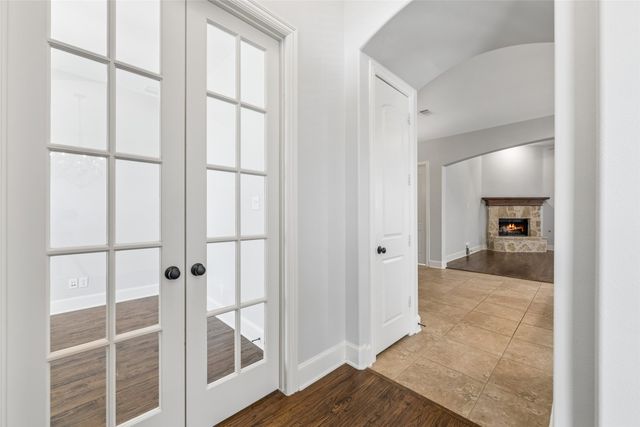 425 Adventurous Shield Drive, Lewisville, TX 75056