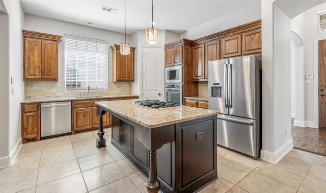 425 Adventurous Shield Drive, Lewisville, TX 75056