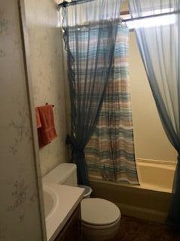 23864 Oakwood Terrace, Hermitage, MO 65668