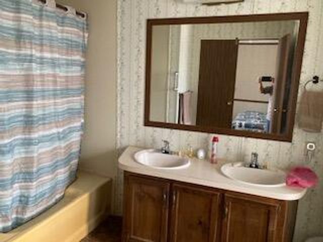 23864 Oakwood Terrace, Hermitage, MO 65668