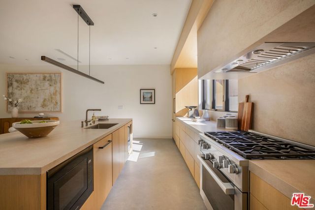 929 Hilldale, West Hollywood, CA 90069