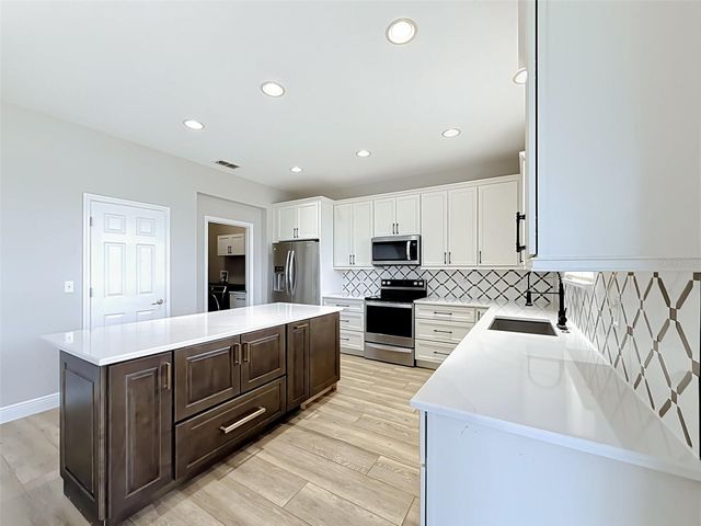 852 N JACKS LAKE ROAD, Clermont, FL 34711