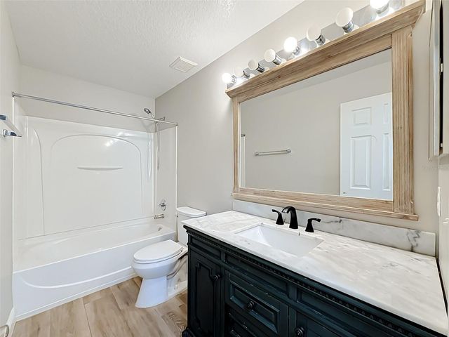 852 N JACKS LAKE ROAD, Clermont, FL 34711