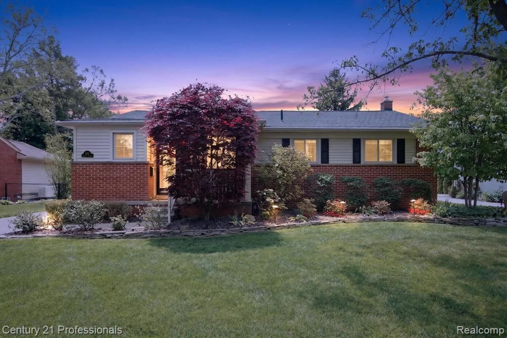 635 Simpson Street, Plymouth, MI 48170