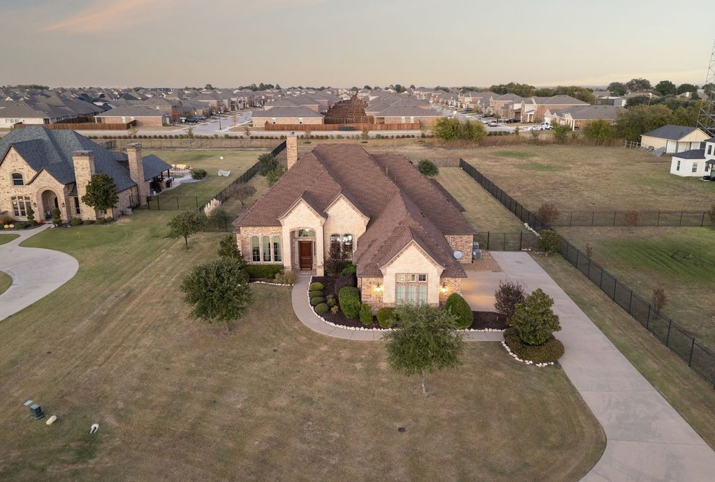 18177 Grandview Drive, Forney, TX 75126
