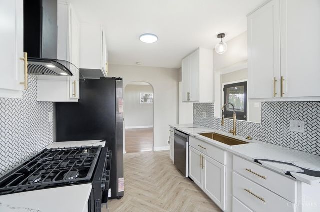 2571 Montana Avenue, Cincinnati, OH 45211